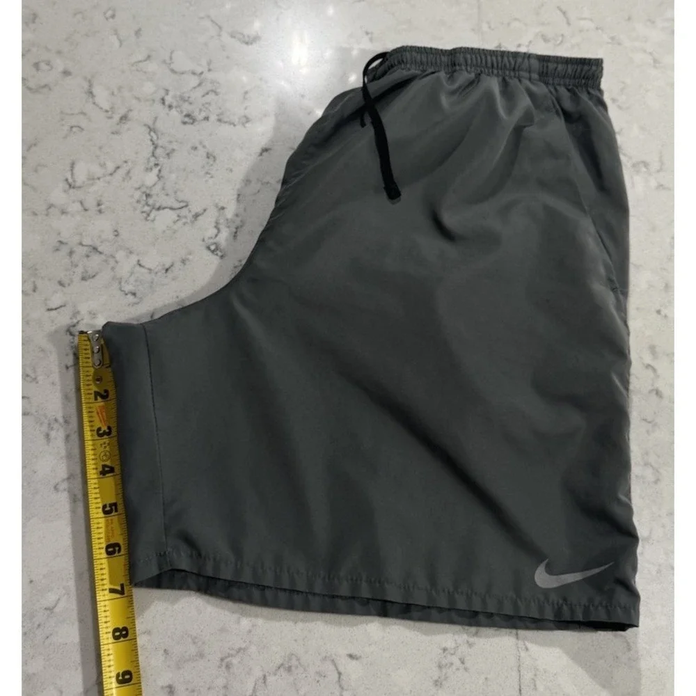 Nike Running Shorts Mens XL Smoke Gray Dri-FIT 7
